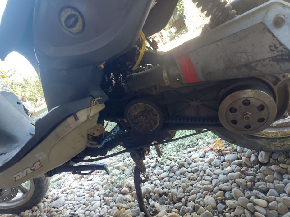 Scuter pentru piese