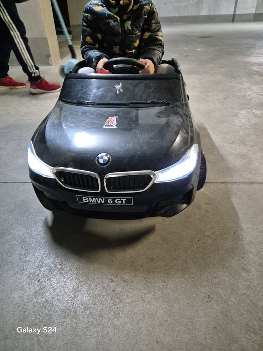 Mașinuța electrica copiii