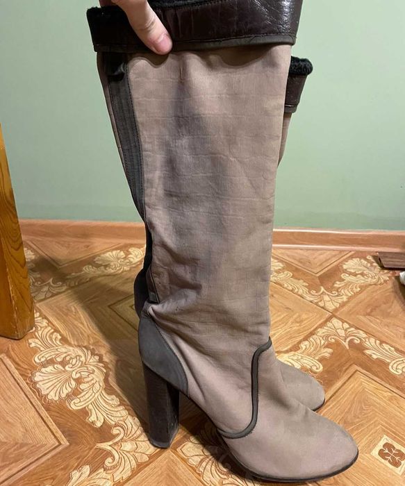 Продам осенние с натуральной замшей сапоги