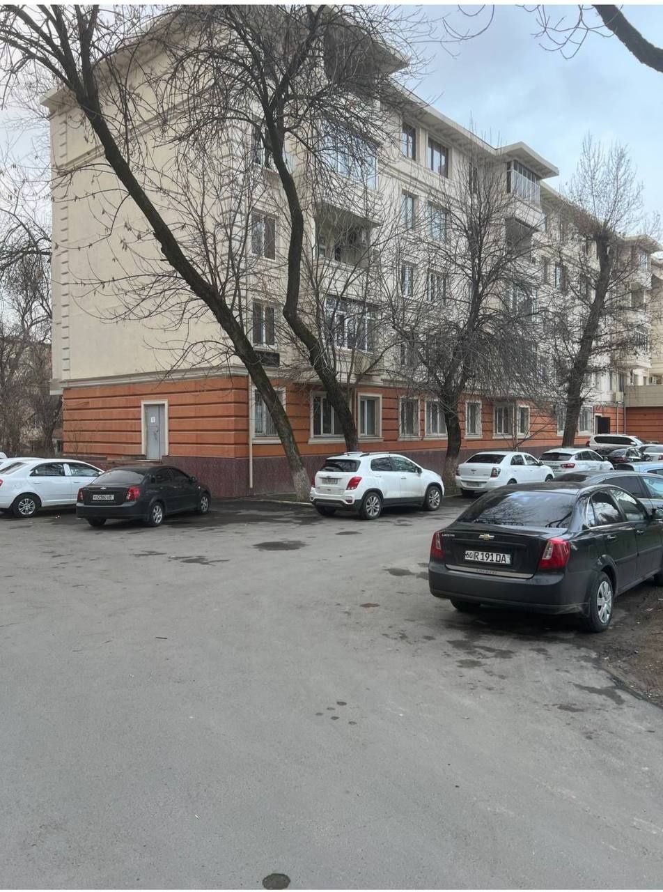 Продается коммерческое помещение 92 м2