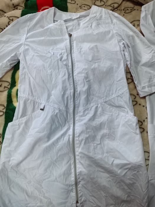 Продам медицинские халаты
