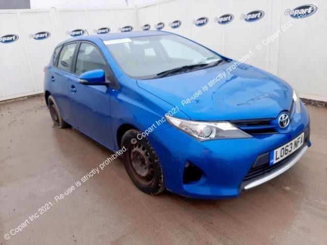 На Части Toyota Auris Тойота Аурис 1.4d 90к.с 2015г