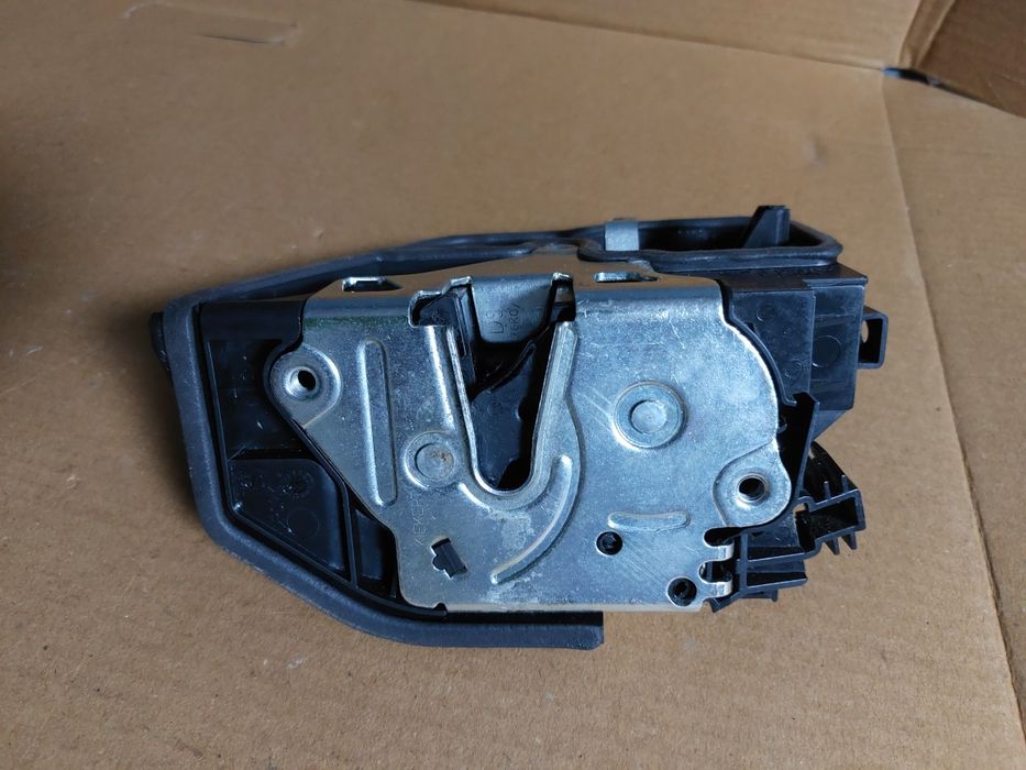 Broasca usa stanga spate BMW seria 1 2 3 4 5 6 7 cod 7202147