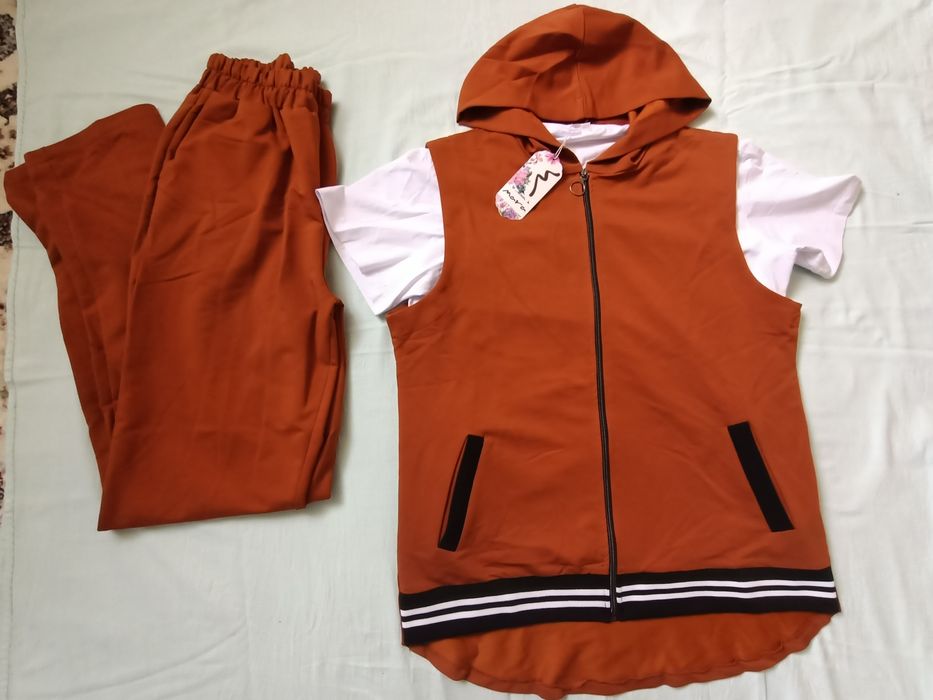 Продам костюм 3ка женс