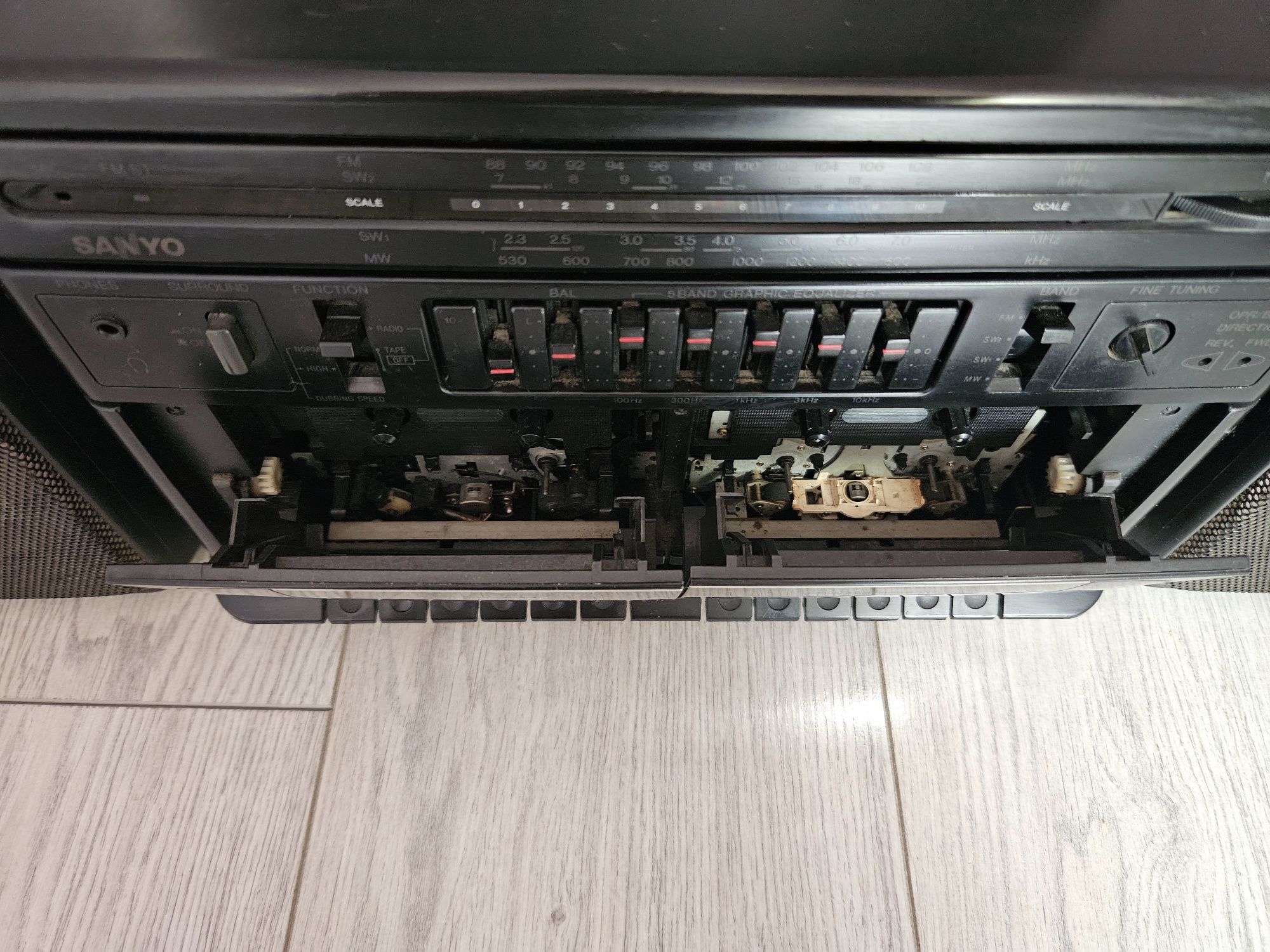 Касетофон  SANYO
