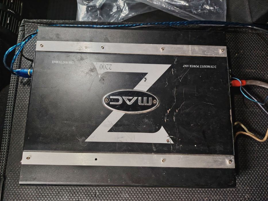 Stație și subwoofer