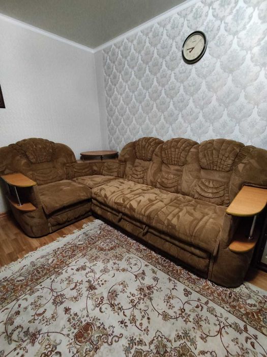 Продам угловой диван.