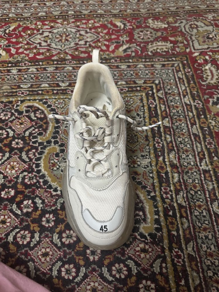 Balenciaga track