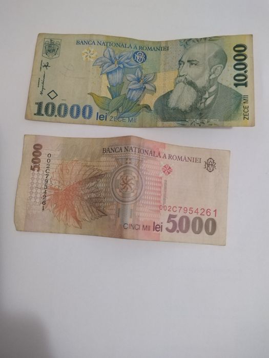 Vînd bacote vechi, pentru colecționari.