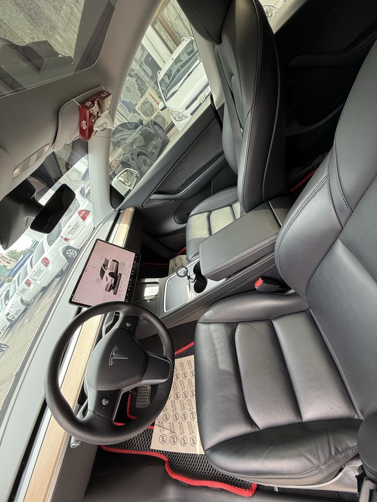 Tesla Model Y dual motor naqd va variant