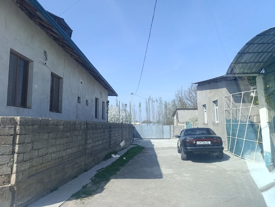 Уй сотилади 6 сотих Юқори Чирчиқ туман Нурли-йол мфда жойлашган