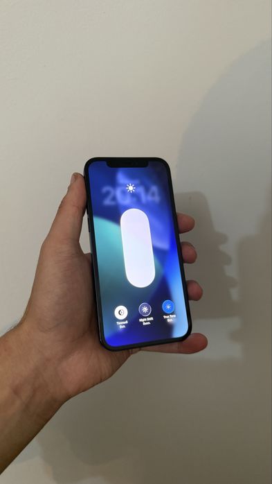 Продам iphone 12 128/88