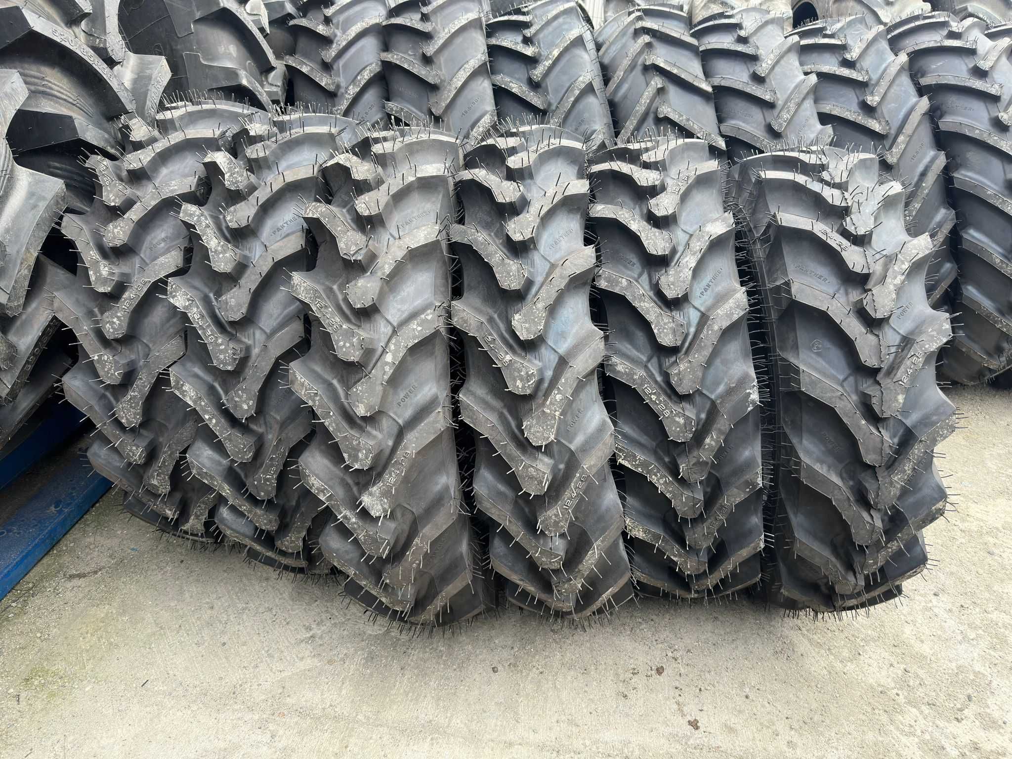 Cauciucuri tractor 12.4/11-28 cu 12 pliuri PANTHER