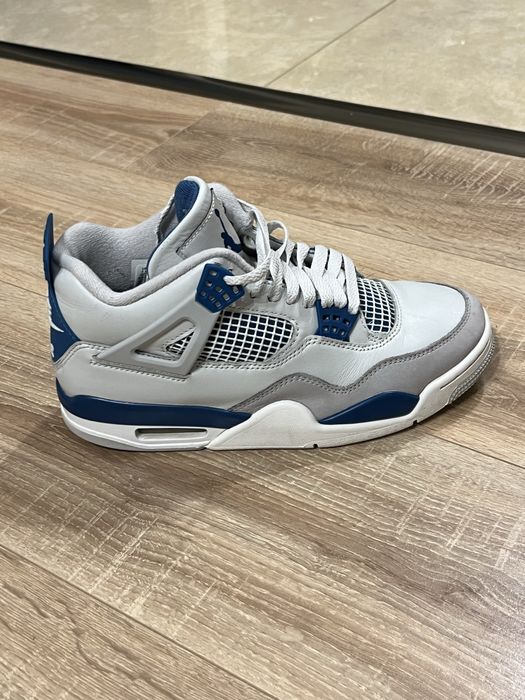 Air Jordan 4 Retro "Military Blue"