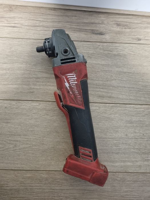 Vând scule millwaukee defecte