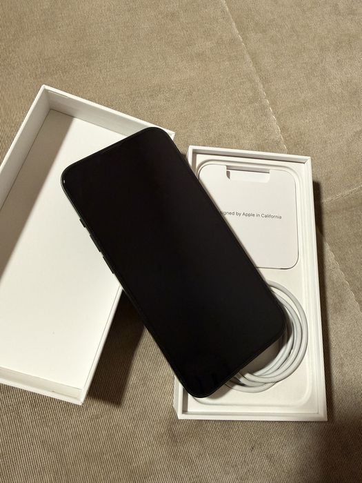 Vând Iphone 13 128 GB Green