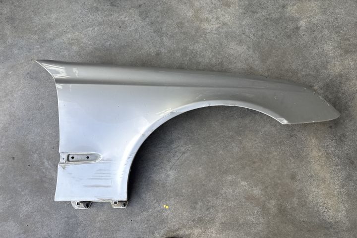 aripa fata dreapta Mercedes-Benz E-Class W211