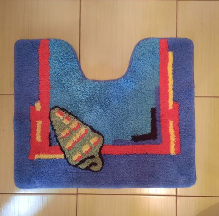 Продаю коврик б/у для сан.узла