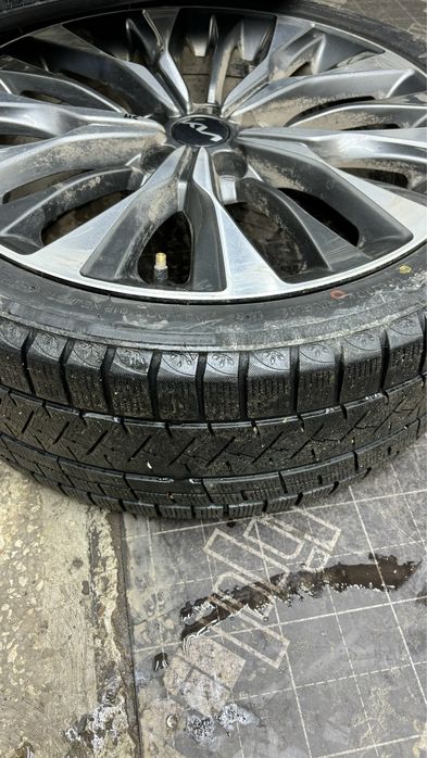 Зимние шины 245/40/19 липучка