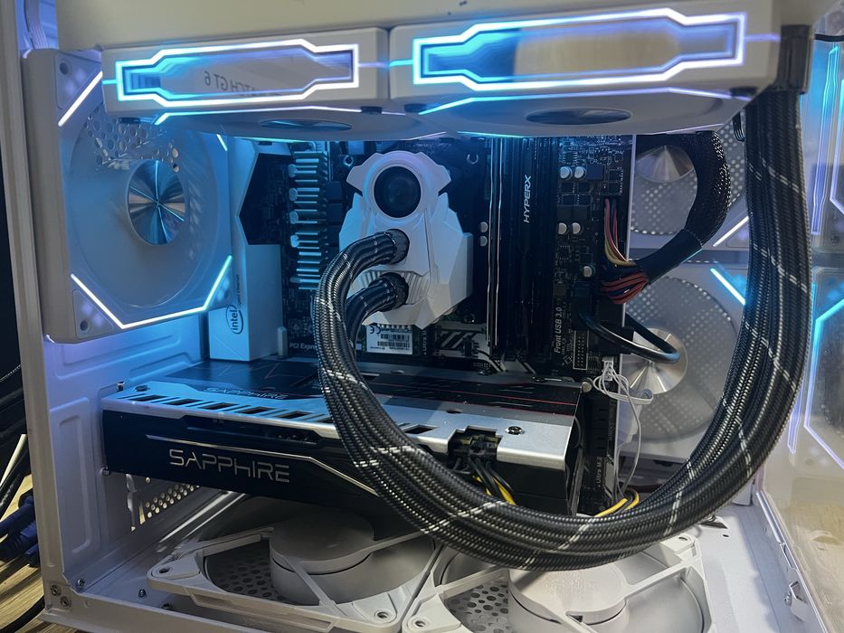 Компютър с i7-7400 | rx580 | 750 gb | 12 gb ram