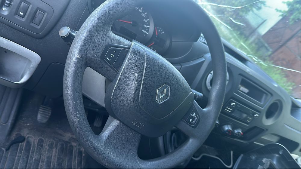 Renault Master 2019  de 10 paleti cu probleme