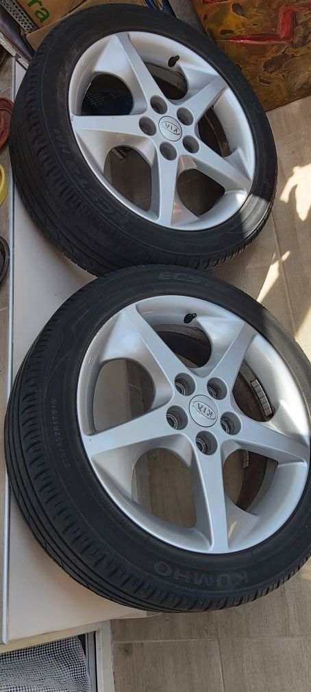 225/45/17 Алуминиеви джанти KIA +гуми