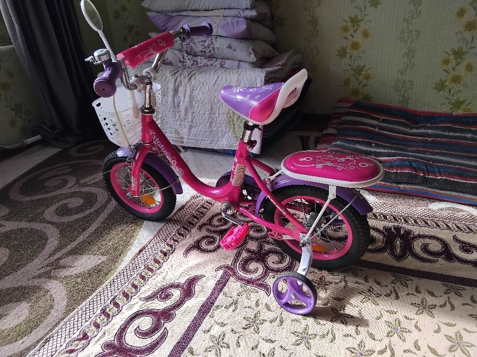 Продам велосипед на девочку от 2 до 6 лет