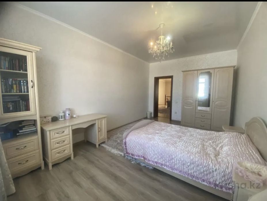 Мебель шторв люстра  ковер