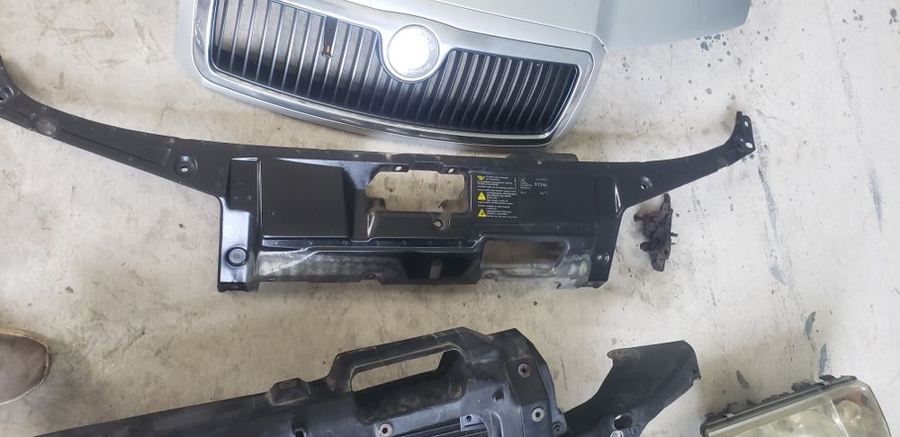 Skoda fabia 2001,capota,bara fata,faruri,  radiator aripa
