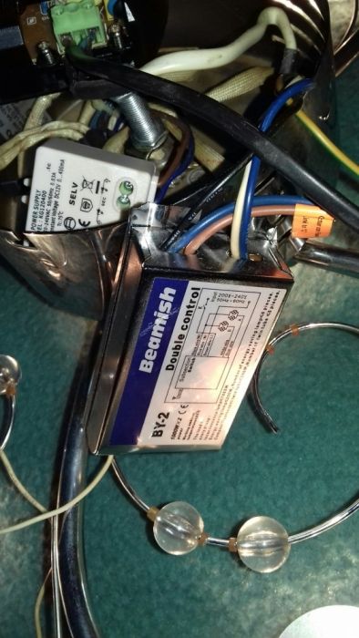 Lustra-candelabru leduri albastre si becuri halogen 12V cu telecomanda