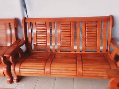 Диван и 2 кресла из дерева