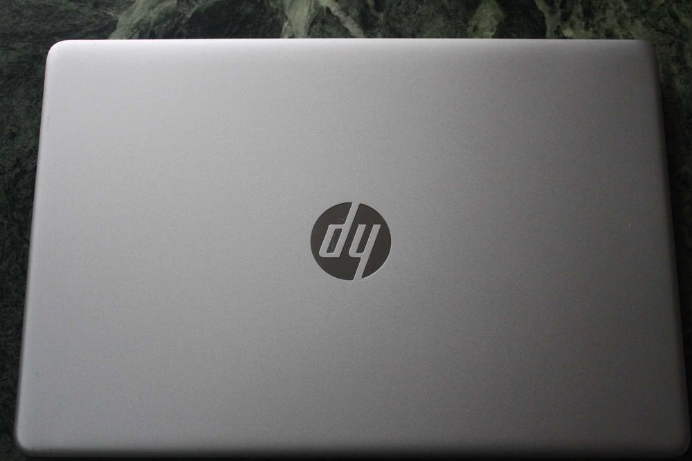 Laptop HP Notebook 15-dw0008ca cu touch