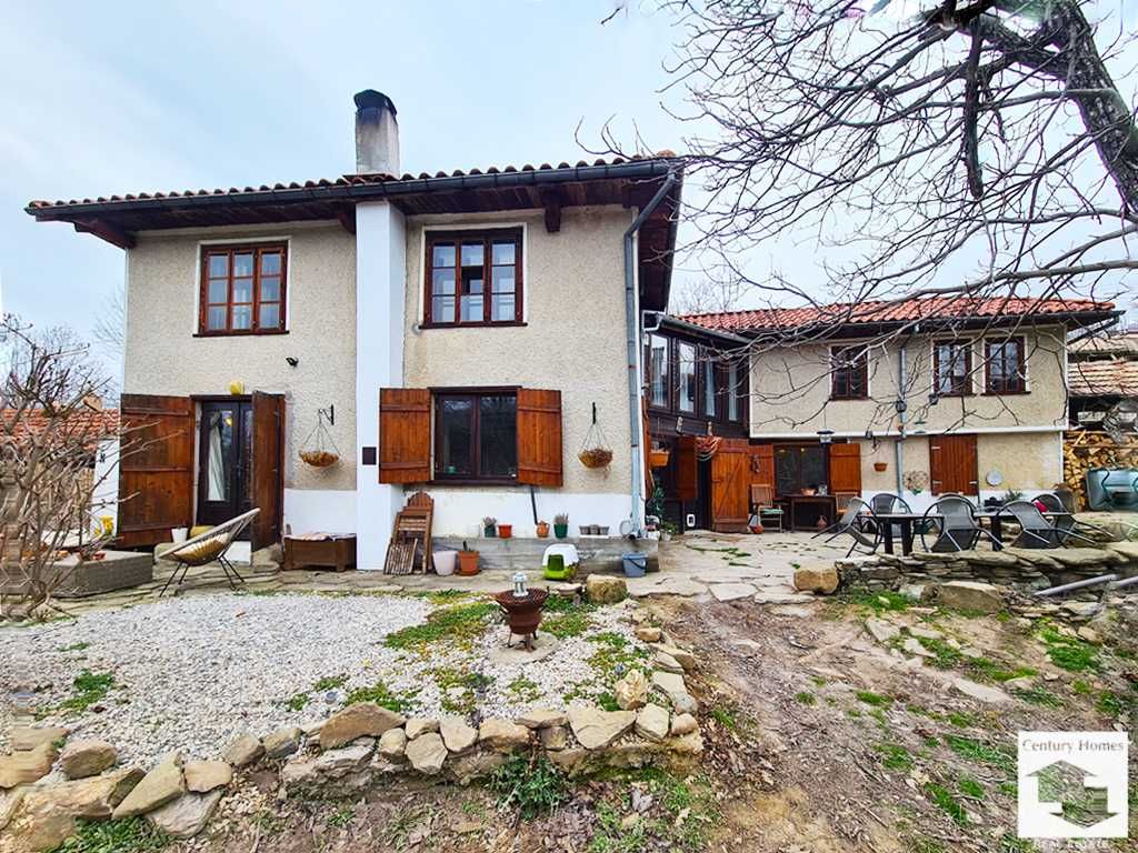 165093 Двуетажна къща в с. Съботковци, само на 15 км. от гр. Габрово