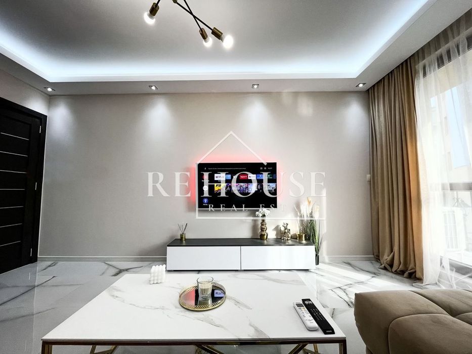 2-стаен в Варна, област-к.к. Св.Св. Константин и Елена площ 68 цена 2