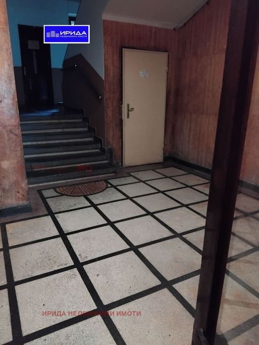 Четиристаен апартамент  до пл. Света Неделя