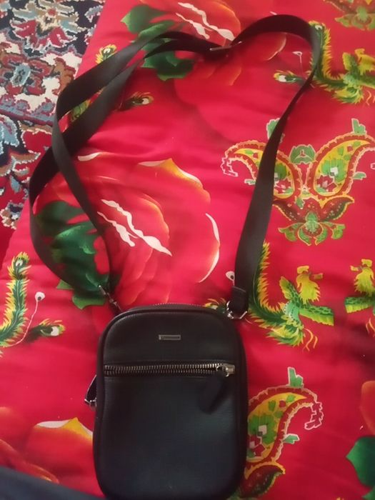 Продам барсетку в