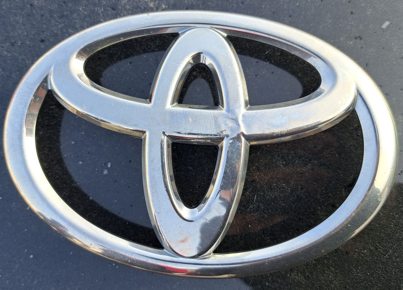 Значек решетки «Toyota Camry 50» европейц