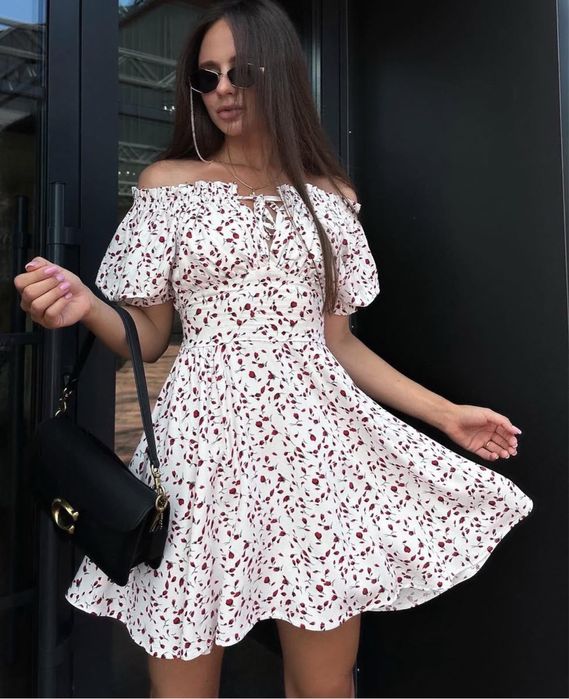 Красива рокля, изработена от естествен памук