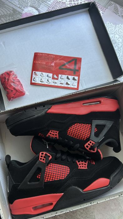 Nike Jordan 4 Red Thunders