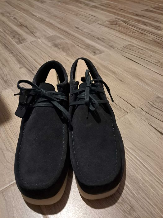 Vând pantofi mocasini Clarks noi, culoarea albastru inchis,,