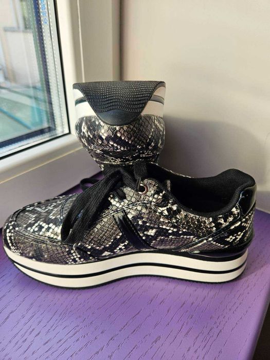 Дамски маратонки GUESS