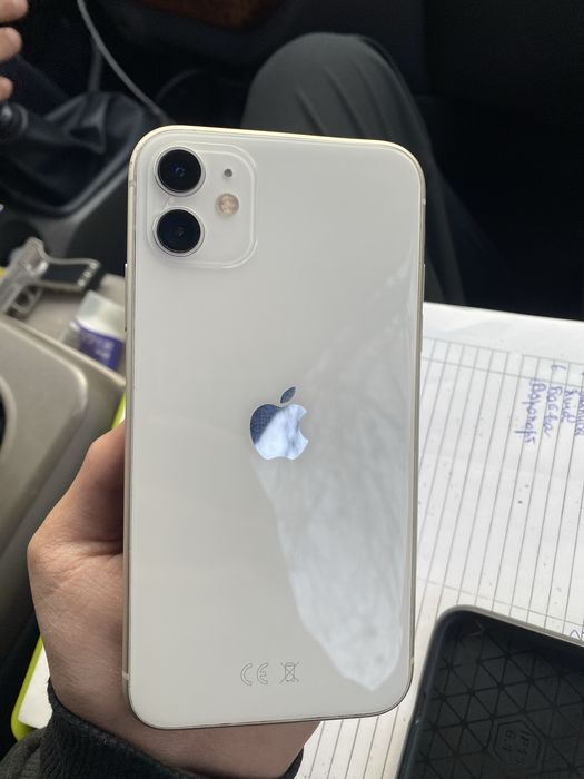 Продам Айфон 11 в хорошем состаяний
