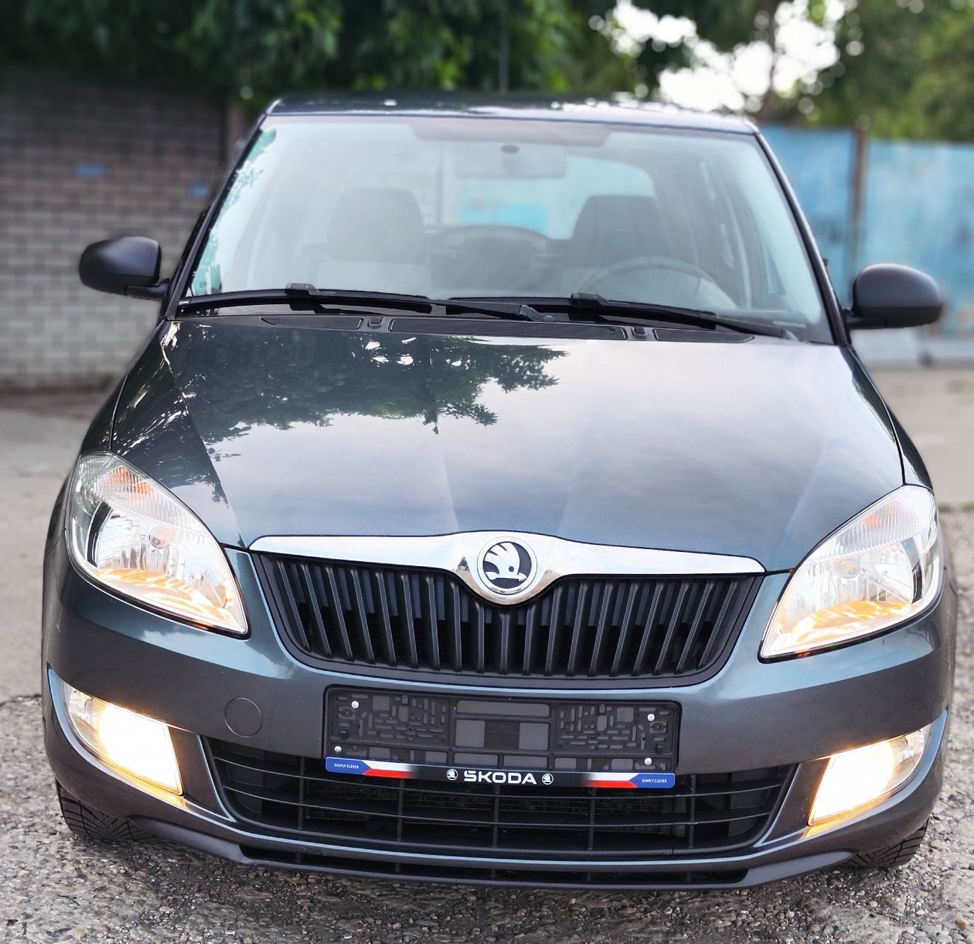 Skoda Fabia benzina an 2015 -3950euro!!!