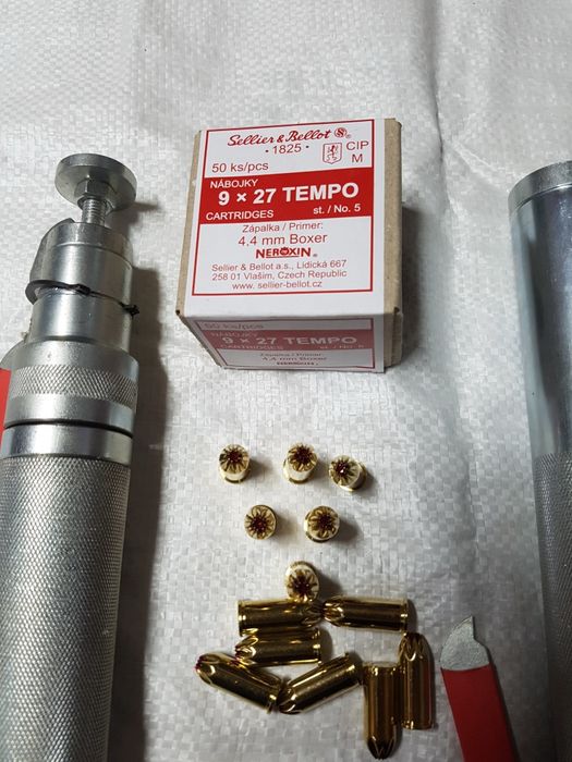 Dispozitiv de asomat calitate ..