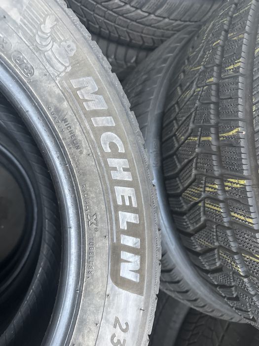 235/55/19 Мишелин  110 лв