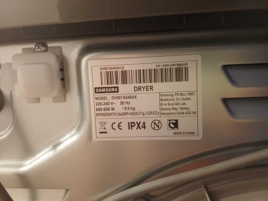 Uscator de rufe cu pompă de căldură