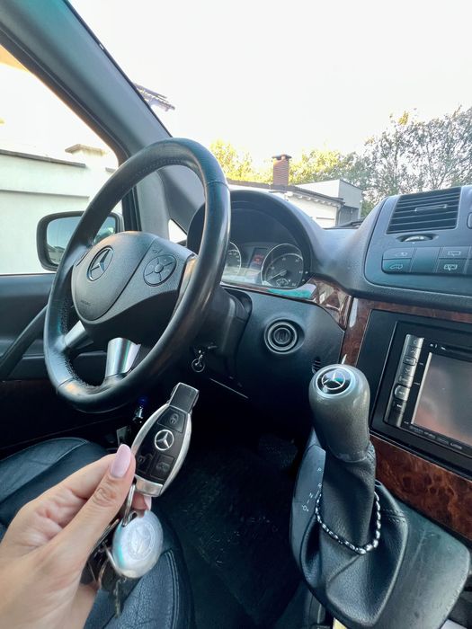 Mercedes-Benz Viano 3.0 V6 Automată – 8 Locuri, Piele,  – 2011