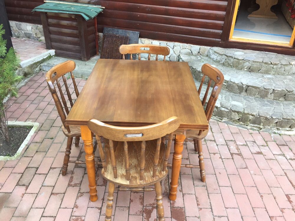 Vând mese și scaune noi lemn masiv