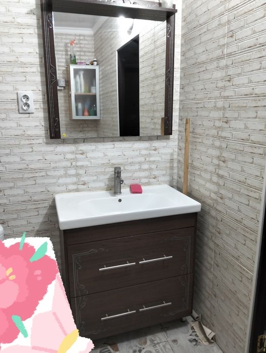 Раковина с зеркалом