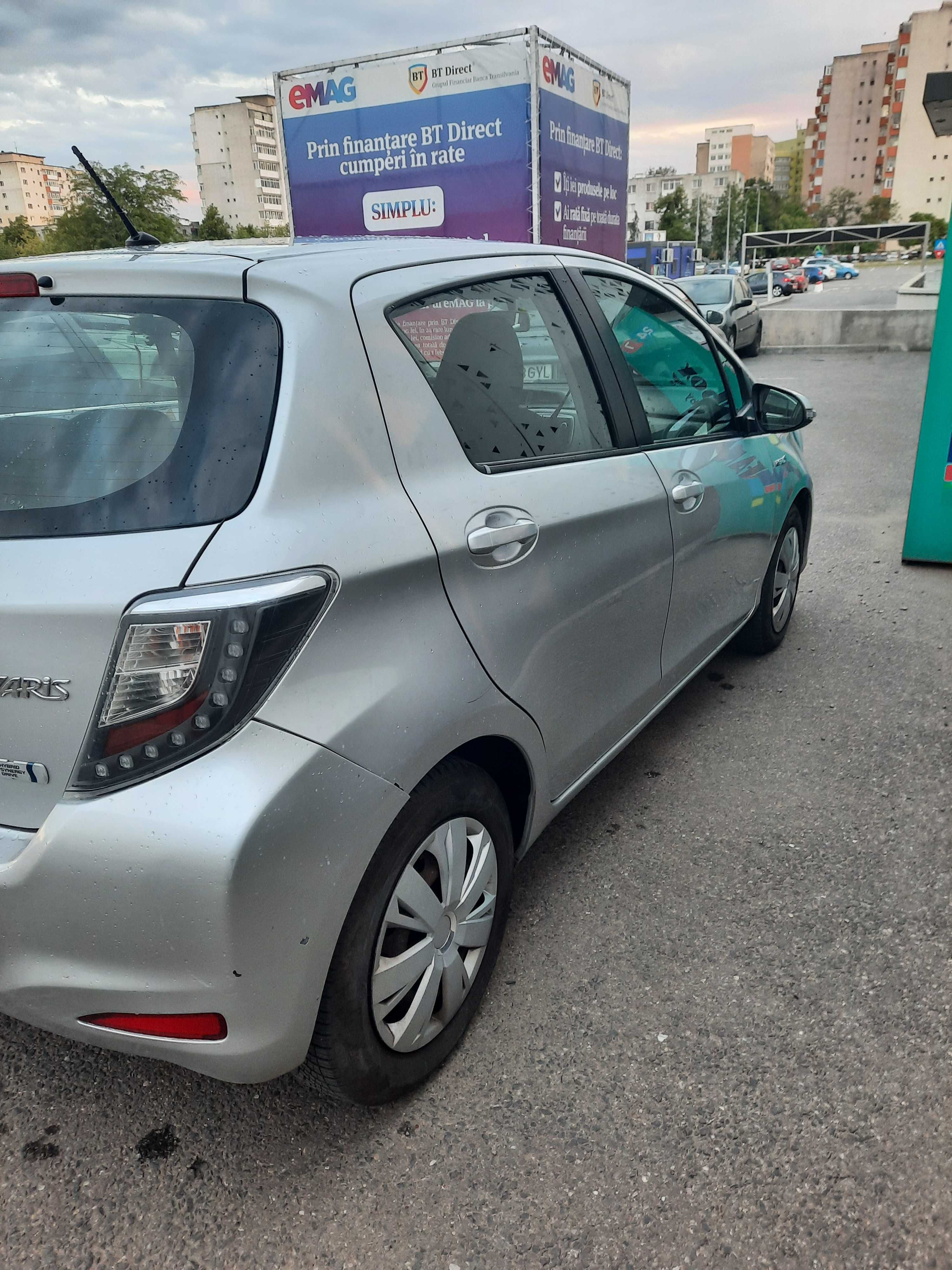 Vìnd Toyota yaris hybrid